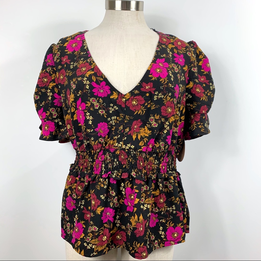 ⭐️Rabbit Rose Black Floral Printed Top Large